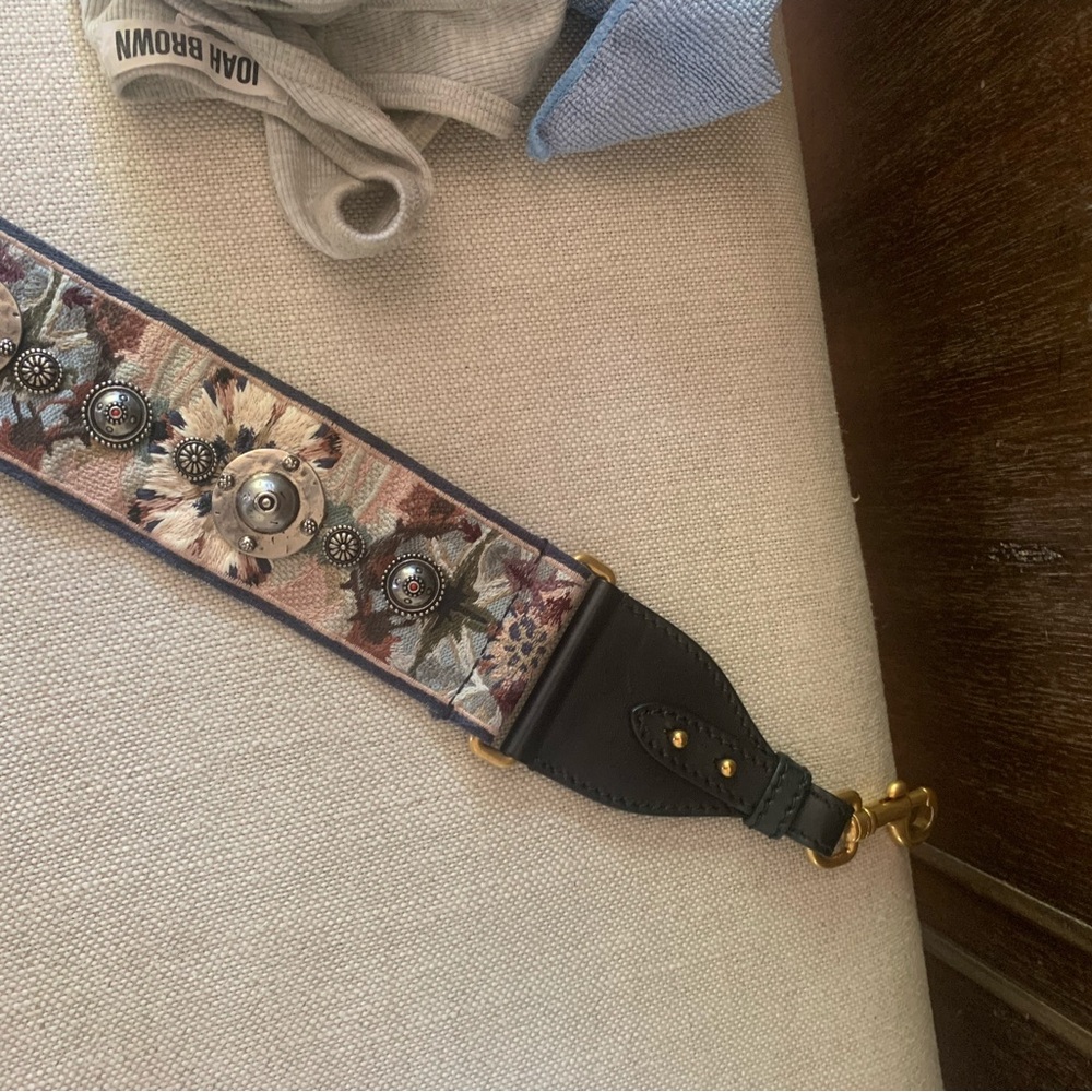 Dior saddle bag with strap - Picture 9 of 11